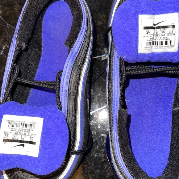 One of Nike extremely attractive, versatile shoe. - Picture 9 of 17